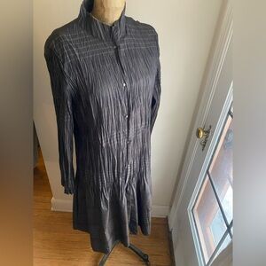MODERN ARTSY CAPSULE WARDROBE Babette Black and Grey Crinkle Dress